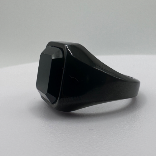 SIGNET RING BLACK ONYX ALL BLACK