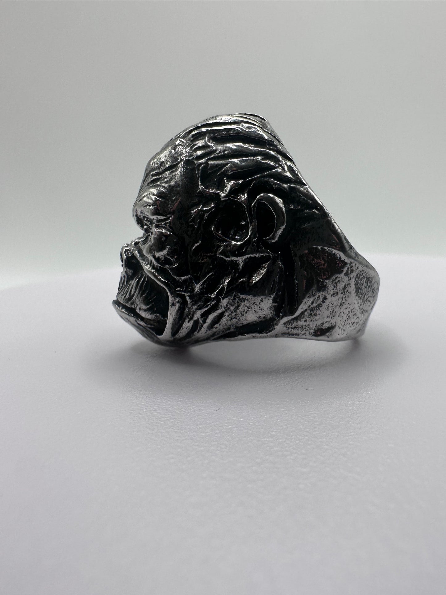 ANGRY GORILLA RING